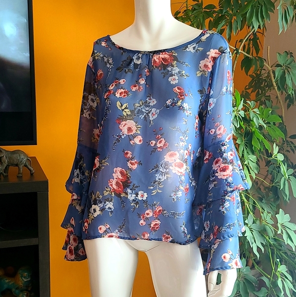 Floral Blouse - Picture 3 of 4